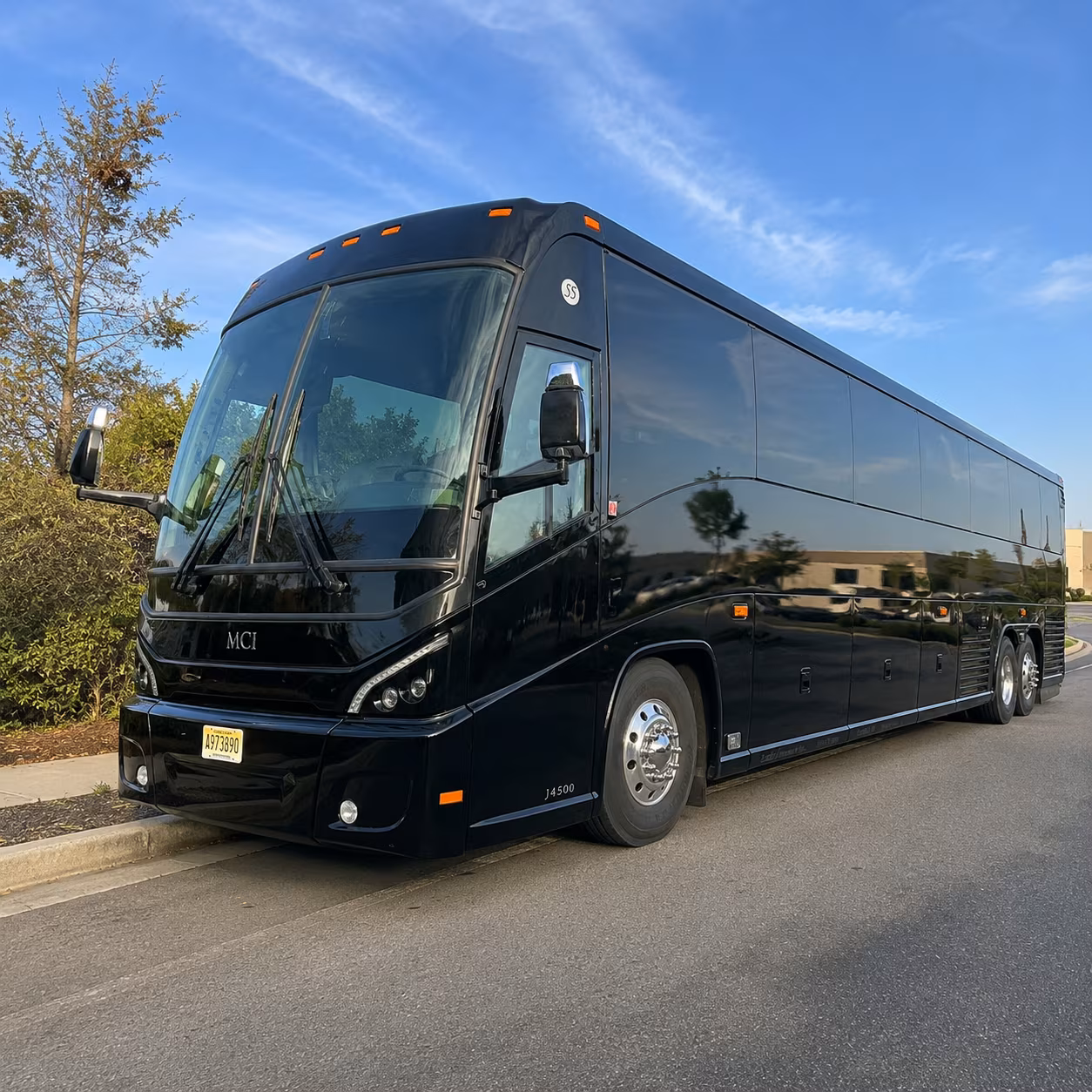 let a charter bus handle the drive to the grand canyon and sedona